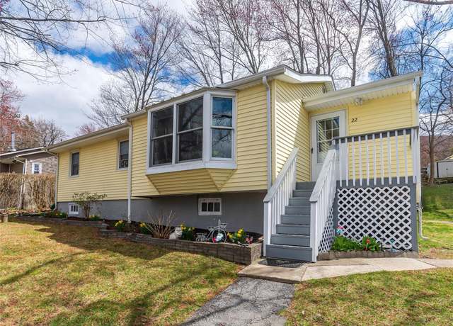Property at 22 Woodycrest Trl, Monroe, NY 10950, 2 beds, 1 bath