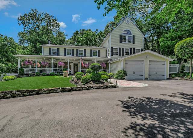 Property at 712 Brewster Dr, Port Jefferson, NY 11777, 4 beds, 2.5 baths