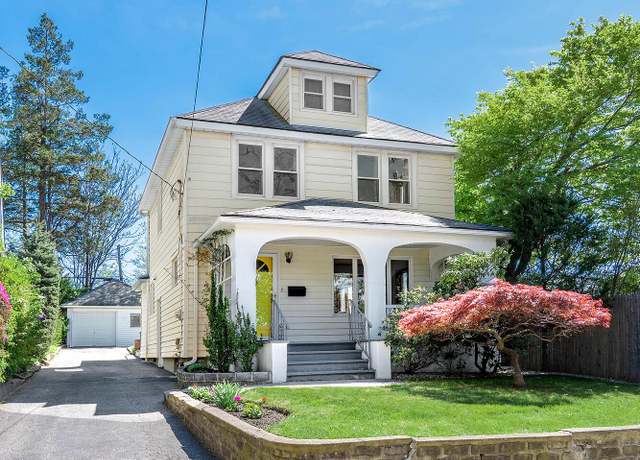 Property at 2 Fairview Ave, Port Washington, NY 11050, 3 beds, 1.5 baths