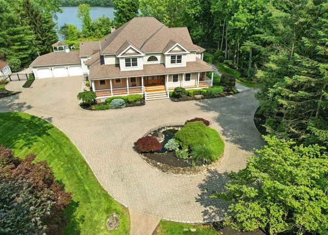Property at 55 Kinsley Grv, Pearl River, NY 10965, 5 beds, 5 baths