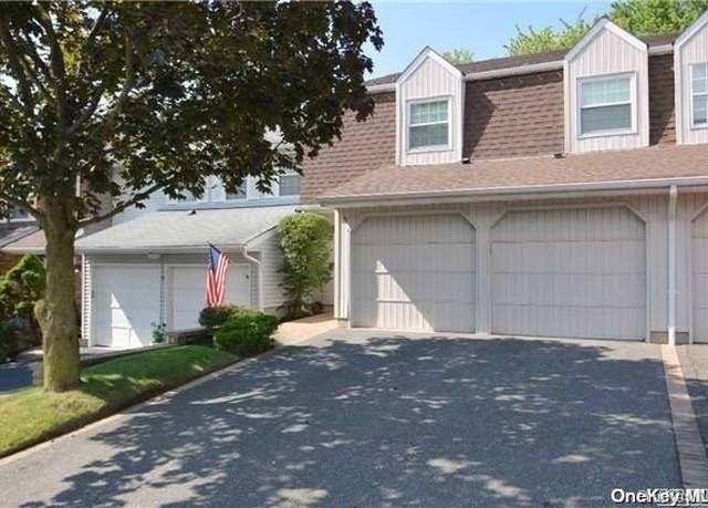 Property at 95 Woodlake Dr W #95, Woodbury, NY 11797, 3 beds, 2.5 baths