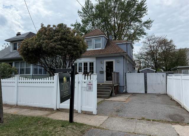 Property at 76 Arlington Ave, Staten Island, NY 10303, 2 beds, 2 baths