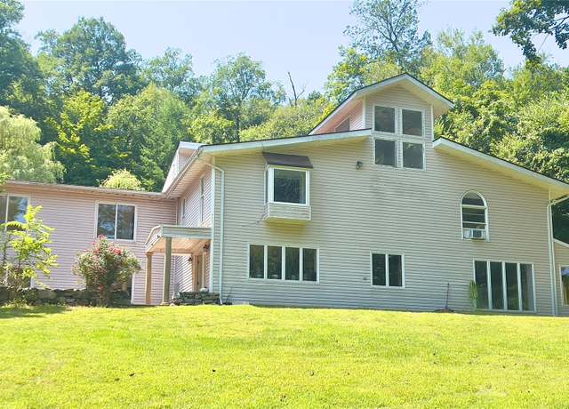 Property at 401 Dixon Rd, Carmel, NY 10512, 3 beds, 3 baths