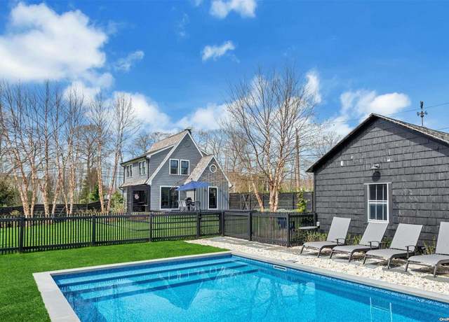 Property at 2200 Wickham Ave, Mattituck, NY 11952, 3 beds, 2.5 baths