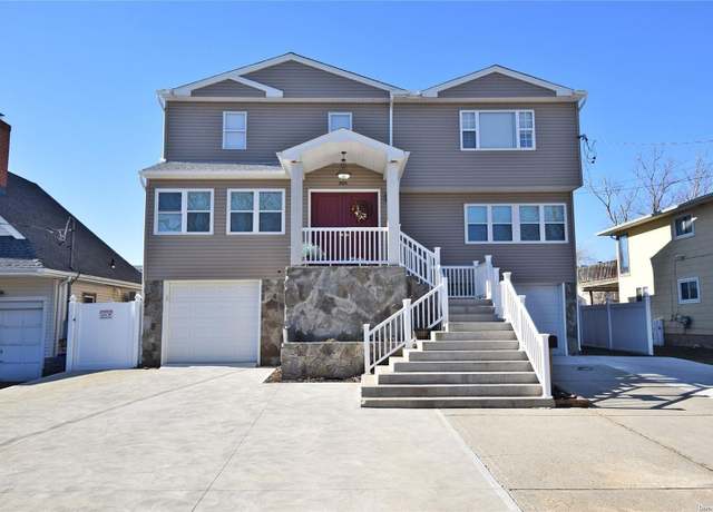 Property at 3434 Colony Dr, Baldwin, NY 11510, 6 beds, 3 baths