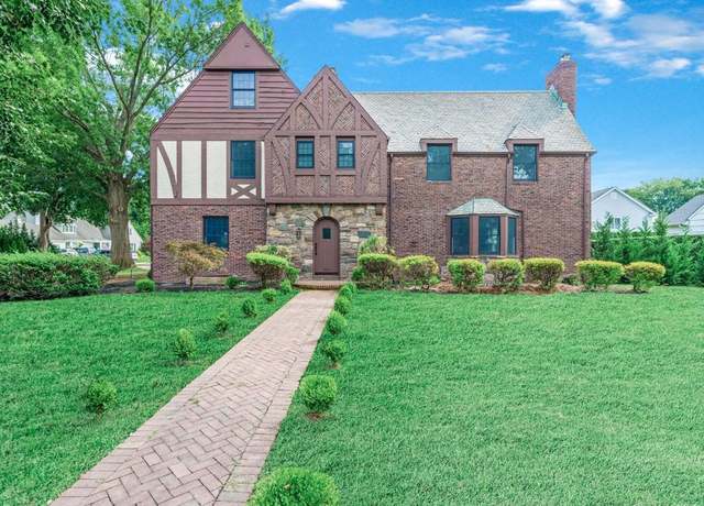 Property at 236 Stewart Ave, Garden City, NY 11530, 7 beds, 5.5 baths