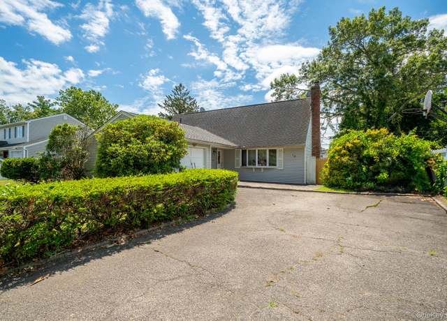 Property at 14 Arcadia Dr, Dix Hills, NY 11746, 4 beds, 2.5 baths