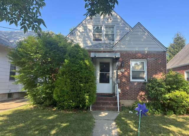 Property at 119 Emerson Ave, Floral Park, NY 11001, 4 beds, 2 baths