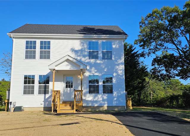Property at 407 Floyd Rd S, Shirley, NY 11967, 3 beds, 2.5 baths