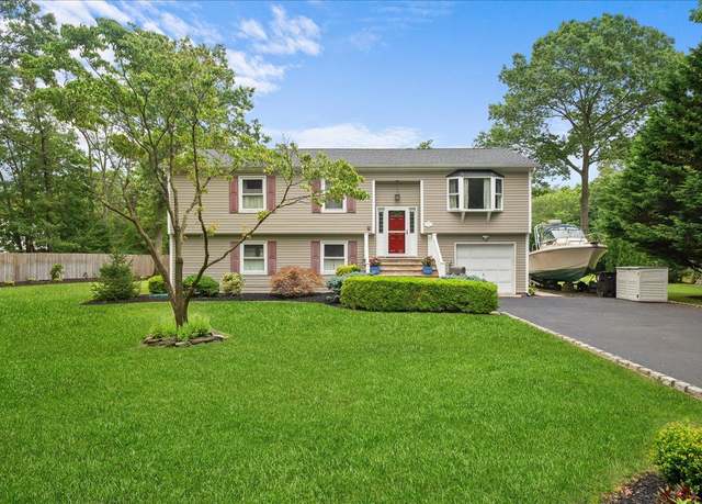 Property at 353 Brookville Ave, Islip, NY 11751, 4 beds, 3 baths