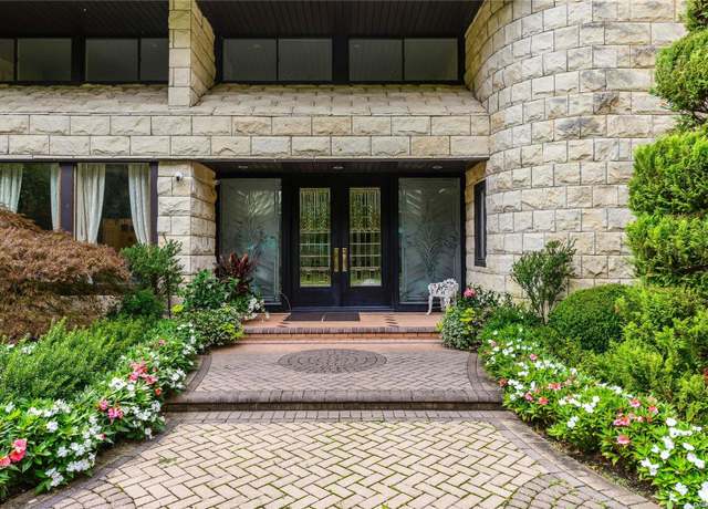 Property at 4 Summerwind Dr, Muttontown, NY 11545, 6 beds, 3.5 baths