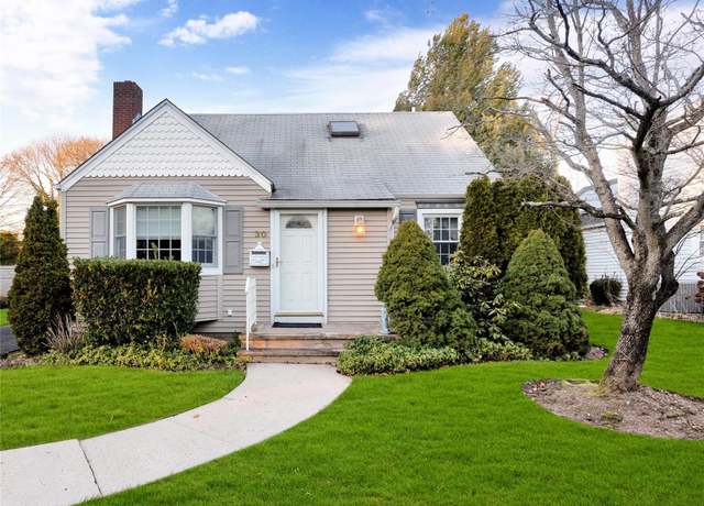 Property at 30 Bedell Pl, Amityville, NY 11701, 3 beds, 1 bath