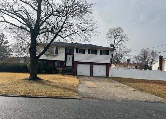 Property at 160 Van St, Brentwood, NY 11717, 3 beds, 1.5 baths