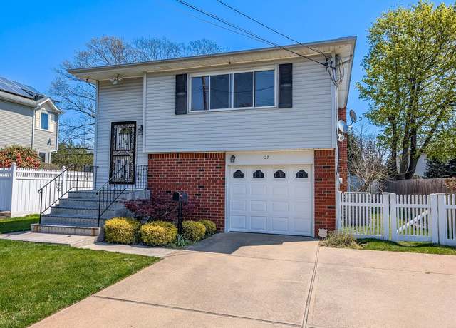 Property at 27 Lafayette Rd, West Babylon, NY 11704, 4 beds, 2 baths