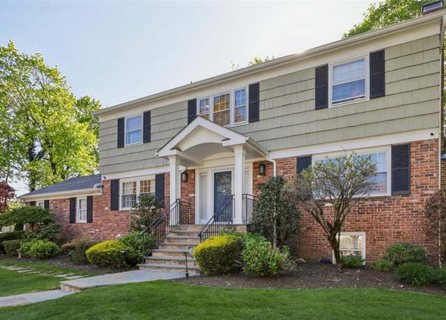 Property at 122 Oxford Rd, New Rochelle, NY 10804, 4 beds, 3.5 baths