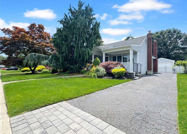 Property at 732 Barkley Ave, East Meadow, NY 11554, 5 beds, 2 baths