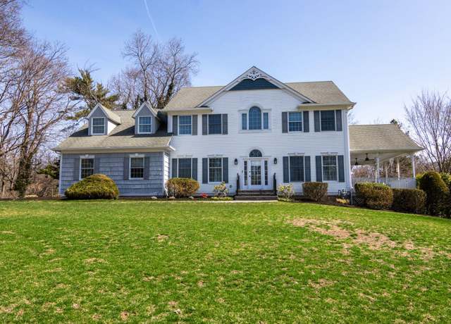 Property at 3 Heron Hl, Stony Brook, NY 11790, 4 beds, 3.5 baths