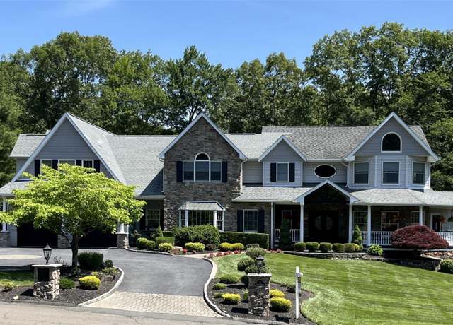 Property at 5 Odell Dr, Stony Point, NY 10980, 4 beds, 4.5 baths