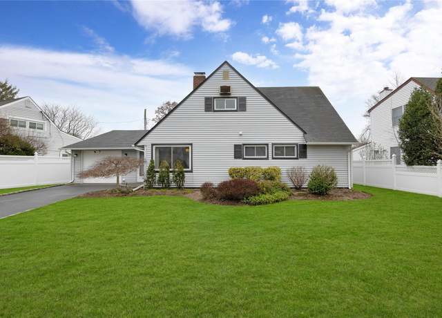 Property at 80 Tardy Ln N, Wantagh, NY 11793, 5 beds, 2 baths