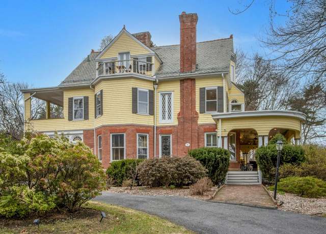 Property at 69 Balmville Rd, Newburgh, NY 12550, 5 beds, 3.5 baths