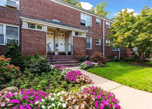 Property at 90 Edwards St Unit 1B, Roslyn Heights, NY 11577, 1 bed, 1 bath