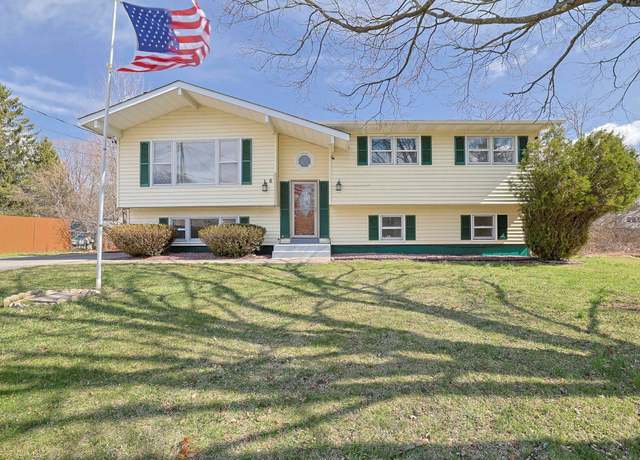 Property at 5 Robert Burns Ct, Middletown, NY 10941, 6 beds, 2 baths