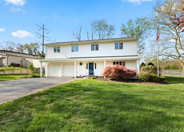 Property at 42 Sioux Dr, Commack, NY 11725, 4 beds, 2.5 baths