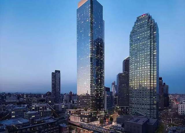 Property at 3 Court Sq #3001, Long Island City, NY 11101, 2 beds, 2 baths