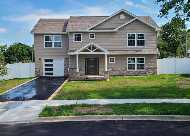 Property at 56 Bayberry Ln, Levittown, NY 11756, 5 beds, 3.5 baths
