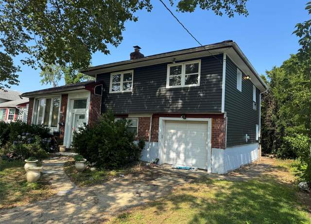 Property at 1245 Lynne St, Baldwin, NY 11510, 5 beds, 3 baths