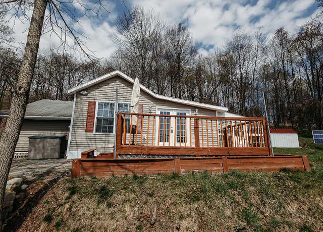 Property at 24 Sky Top Rd, Bloomingburg, NY 12721, 1 bed, 1.5 baths