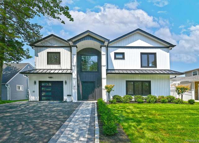 Property at 53 Elbow Ln, Levittown, NY 11756, 5 beds, 4 baths