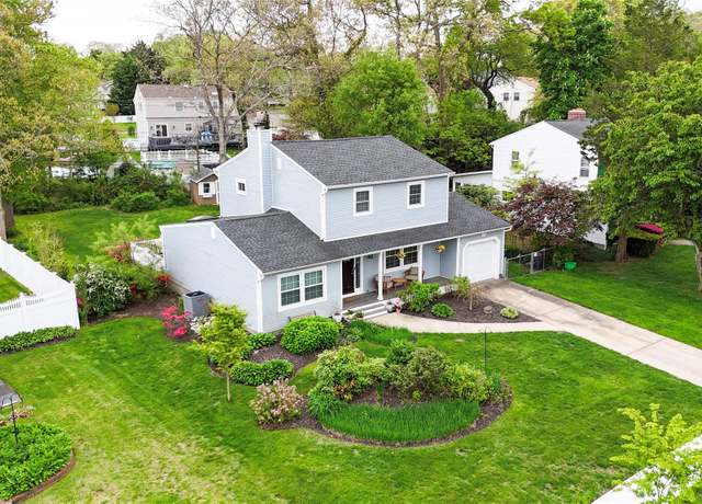 Property at 13A Saturn Blvd, Hauppauge, NY 11788, 3 beds, 2.5 baths