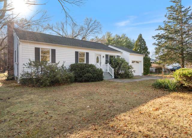 Property at 13 Calverton Ct, Calverton, NY 11933, 3 beds, 1 bath