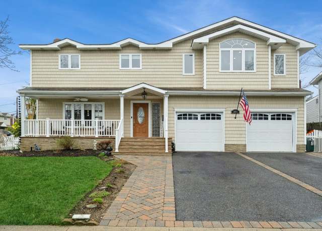 Property at 2434 Wallen Ln, North Bellmore, NY 11710, 4 beds, 2.5 baths