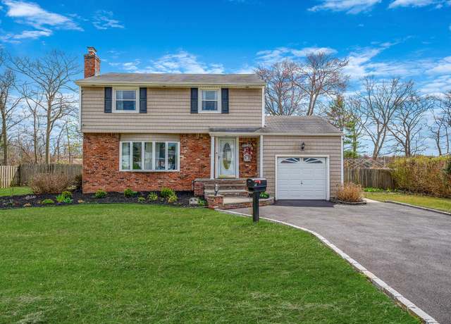 Property at 54 Higgins St, North Babylon, NY 11703, 4 beds, 1.5 baths