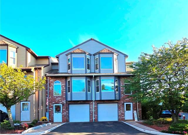 Property at 2 Revere Ct, Nanuet, NY 10954, 1 bed, 1.5 baths