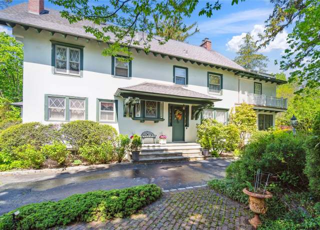 Property at 17 The Intervale, Roslyn Estates, NY 11576, 5 beds, 4.5 baths