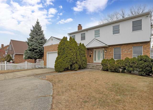 Property at 317 West Broadway, Cedarhurst, NY 11516, 5 beds, 3.5 baths