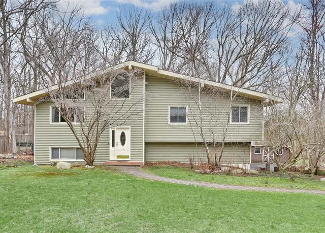 Property at 34 Tamarack Ln, Pomona, NY 10970, 4 beds, 3 baths