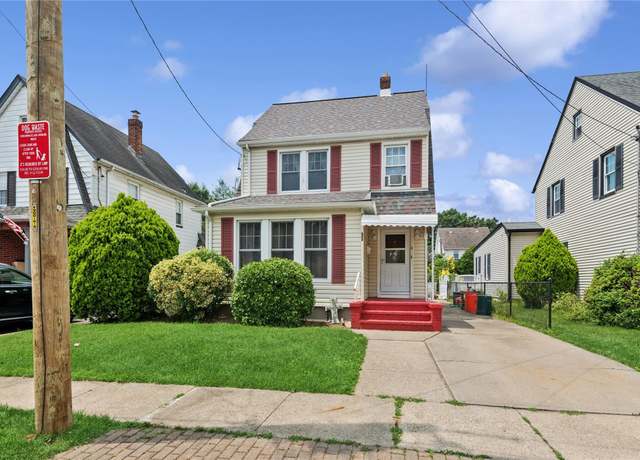 Property at 35 Juniper Ave, Mineola, NY 11501, 3 beds, 1 bath