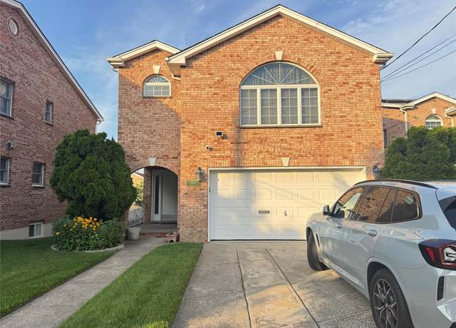 Property at 3-27 Cresthaven Ln, Whitestone, NY 11357, 5 beds, 3.5 baths