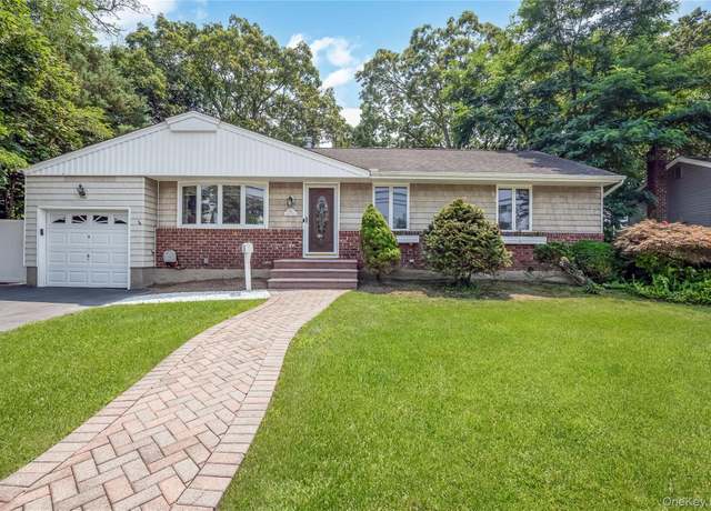 Property at 10 Saxon Rd, Farmingdale, NY 11735, 3 beds, 2 baths