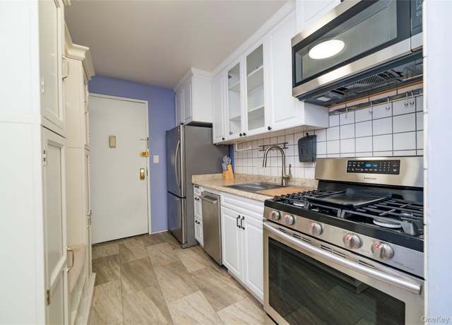Property at 2241 Palmer Ave Unit 3A, New Rochelle, NY 10801, 1 bath
