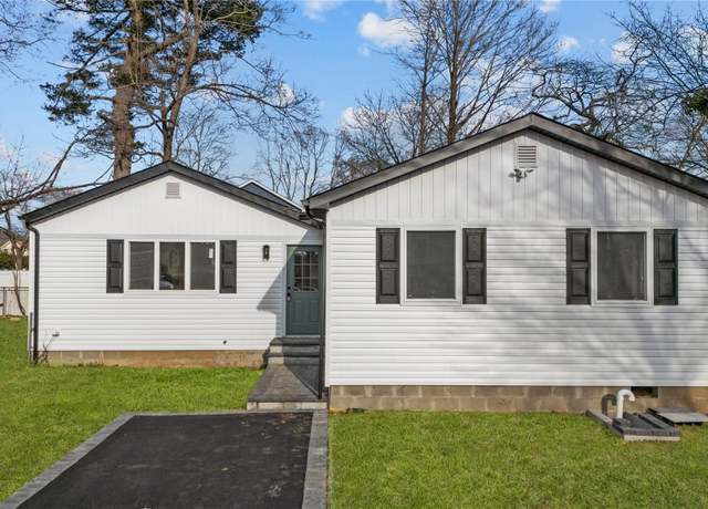 Property at 26 Peters Blvd, Central Islip, NY 11722, 4 beds, 2 baths