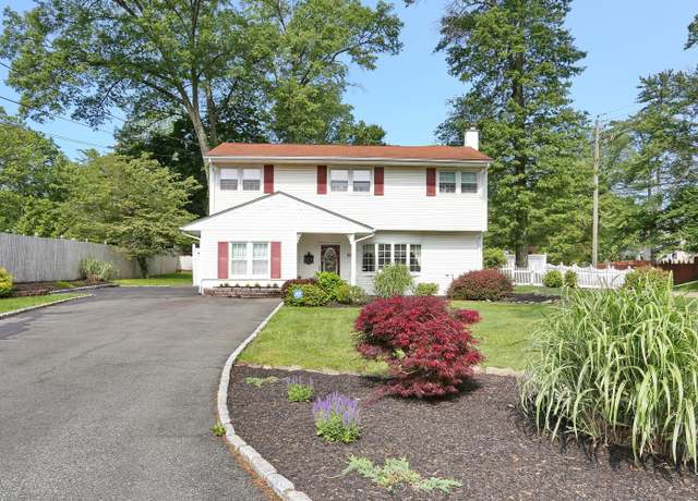 Property at 23 Meadows St, Pearl River, NY 10965, 4 beds, 2.5 baths
