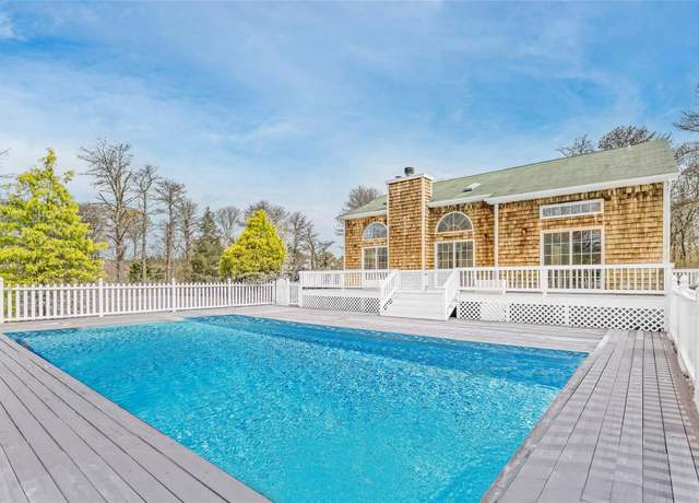Property at 280 Shinnecock Hills Rd, Southampton, NY 11968, 5 beds, 3 baths