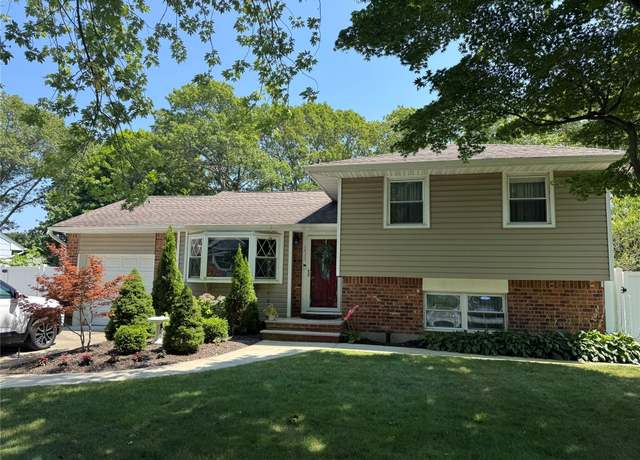 Property at 233 Sherry St, East Islip, NY 11730, 3 beds, 2 baths