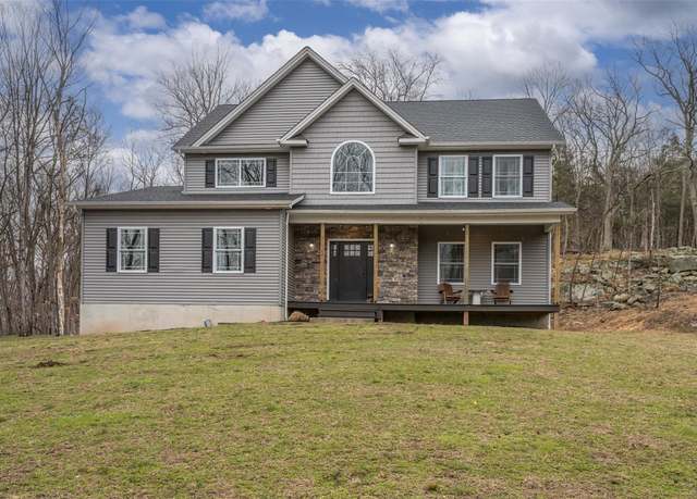 Property at 73 Wawayanda Rd, Warwick, NY 10990, 4 beds, 2.5 baths