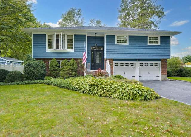 Property at 15 Eastover Dr, East Northport, NY 11731, 4 beds, 1.5 baths
